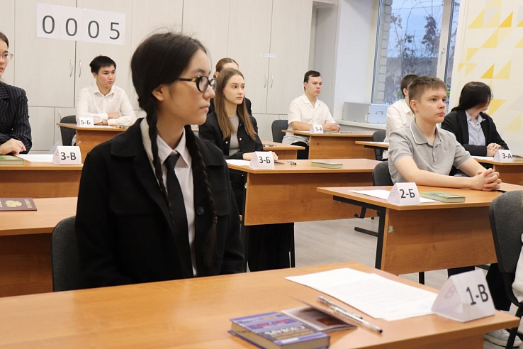 Почти 10 тысяч саратовских выпускников написали итоговое сочинение