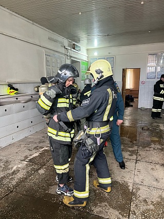 Саратовские журналисты попробовали себя в роли пожарных