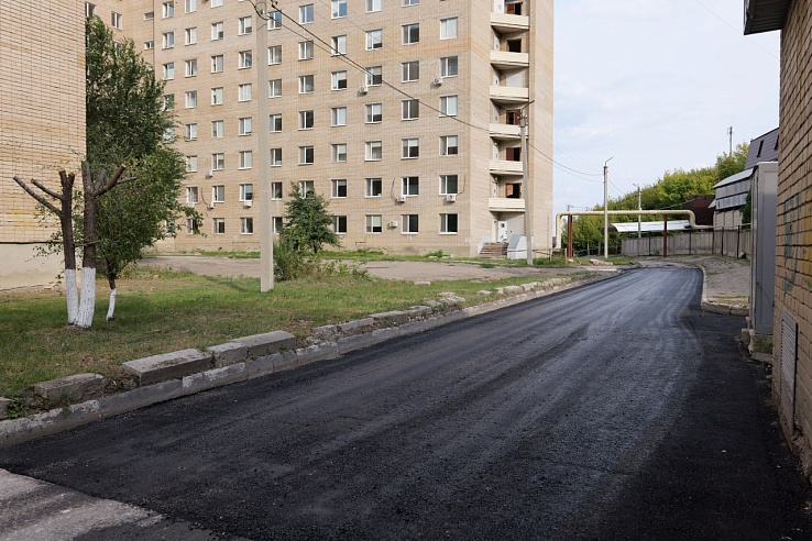 Бусаргин поручил завершить благоустройство территорий 27 больниц и поликлиник до конца года