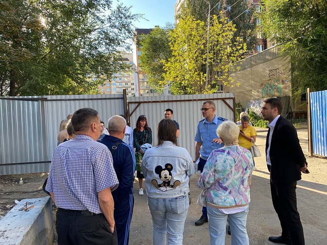 Жители четвертого подъезда обрушившегося дома на Блинова до сих пор не могут вернуться в свои квартиры