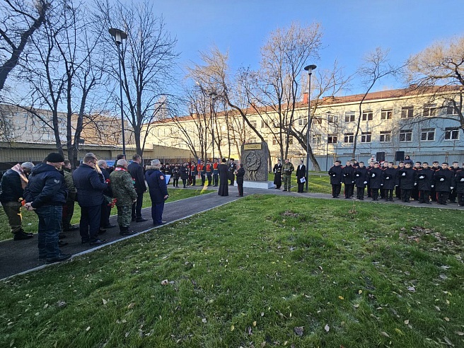 В Саратове открыли памятник кадетам