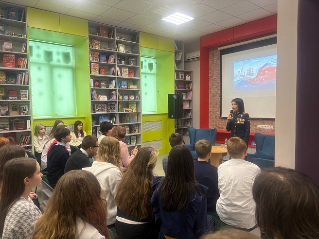 Герой России Болилая в стенах родной петровской школы рассказала детям о подвиге на СВО