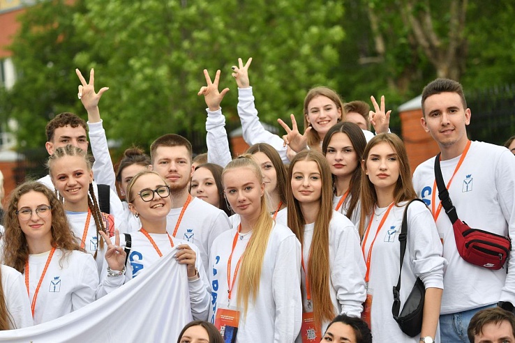 Бусаргин поздравил студентов с праздником