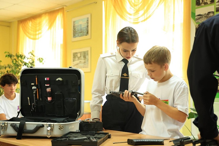 Саратовские школьники участвуют в окружном фестивале "Вернуть детство"