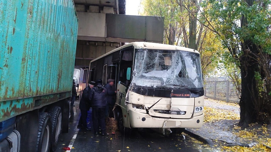 В массовом ДТП в Балаковском районе пострадали пять человек