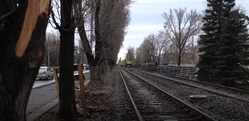 Количество задействованных на реконструкции путей трамвая № 3 увеличили до 317 рабочих