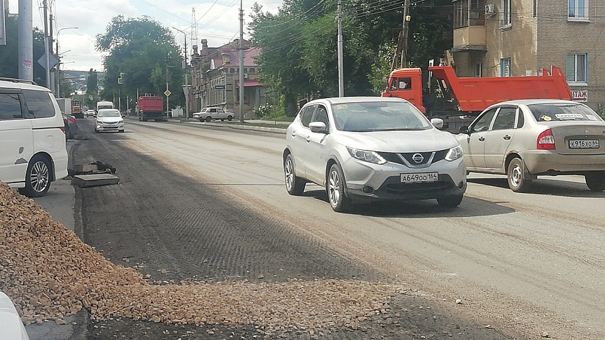 В Саратове ремонтируют дороги на 30 улицах