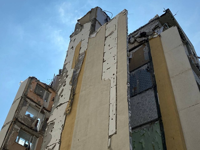 На Блинова идет укрепление дома №4 после взрыва газовоздушной смеси в доме №2