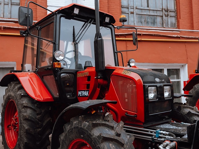 В Саратов поступила новая техника для расчистки трамвайных путей