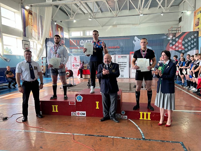 Саратовцы завоевали медали на Всероссийских соревнованиях по пауэрлифтингу