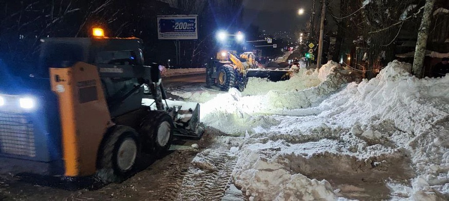 Ночью на расчистку дорог Саратовской области вышли более 280 единиц техники