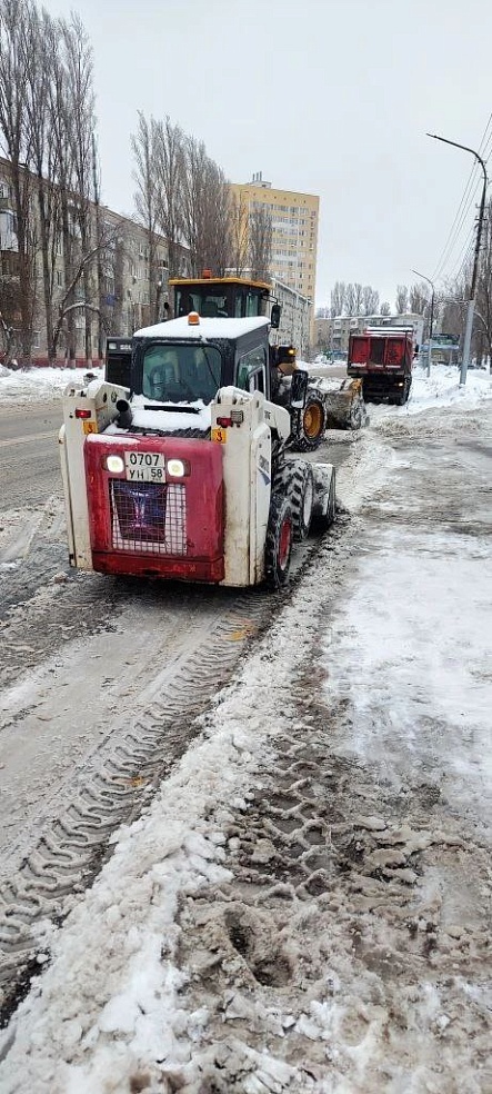 На дорогах Саратовской области израсходовали почти пять тысяч тонн песко-соляной смеси