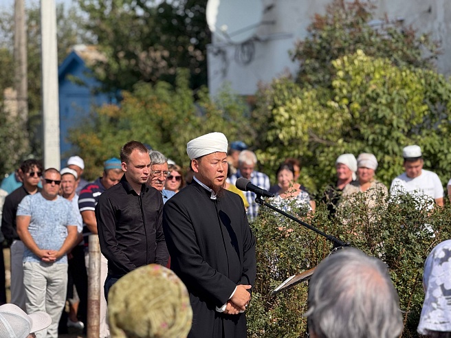 Краснокутский район простился с Ренатом Букумбаевым, награжденным посмертно орденом Мужества
