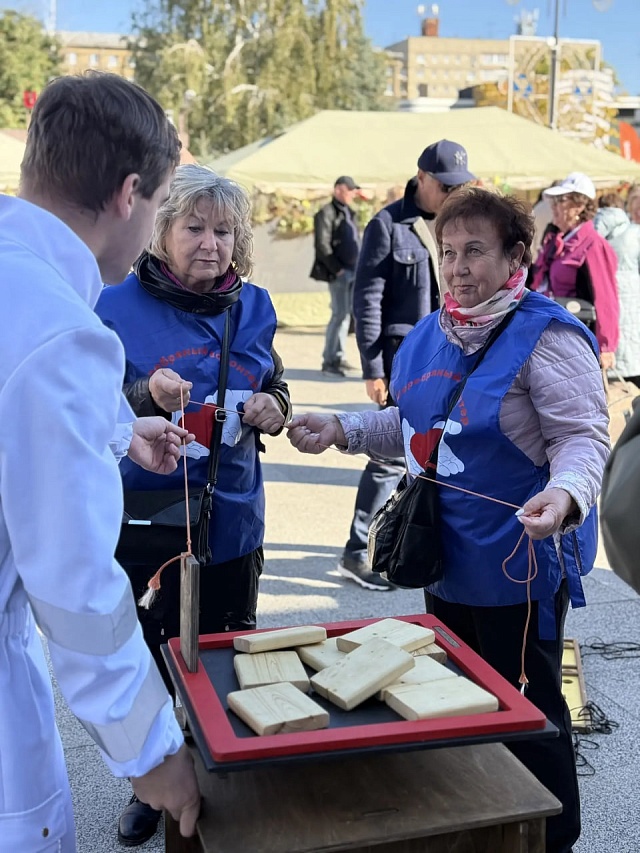 Для серебряных волонтеров области провели масштабный фестиваль 