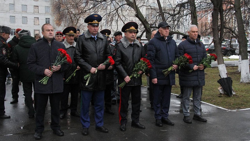 В Саратовской области почтили память погибших сотрудников органов внутренних дел