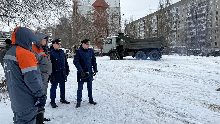 В школе Саратова организовали пункт обогрева для оставшихся без отопления горожан