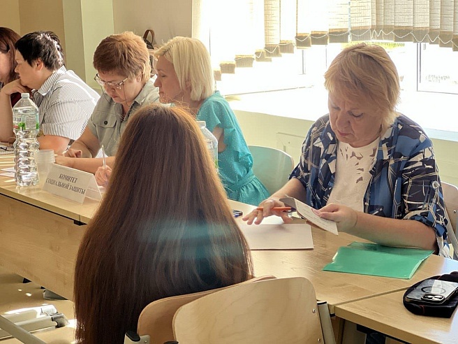 Штаб по восстановлению документов жильцов дома на Блинова работает в школе № 103