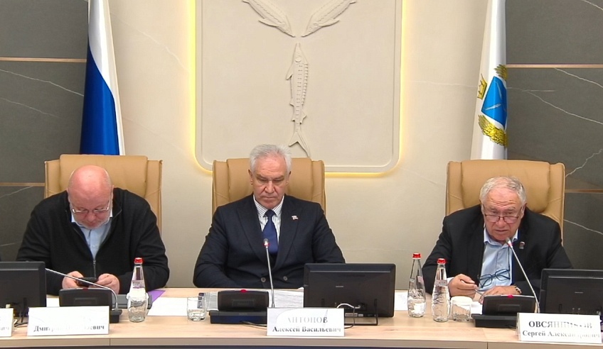 В Саратовской облдуме обсудили, как сэкономить на ремонте дорог