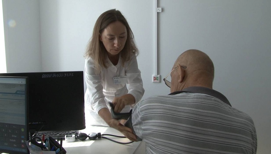 В Саратовской области реализуются федеральные программы "Земский доктор" и "Земский фельдшер"