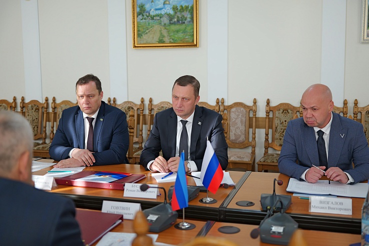 За три года саратовские волонтеры отправили в подшефный Сватовский район более 800 тонн гуманитарной помощи