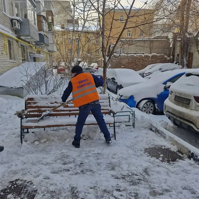 За сутки с улиц Саратова вывезли более 10 тысяч кубометров снега
