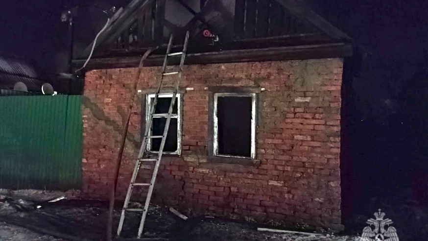 В сгоревшем доме в Пугачеве нашли тело пенсионерки
