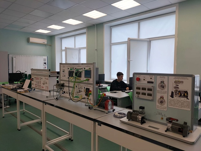 В балаковском колледже открыли химический кластер