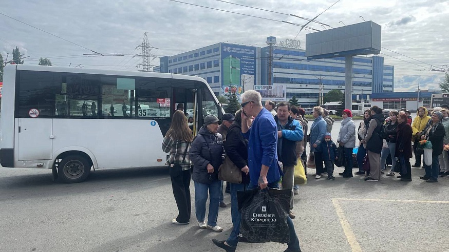 Саратовцы стоят в очередях, чтобы на Радоницу попасть на кладбища