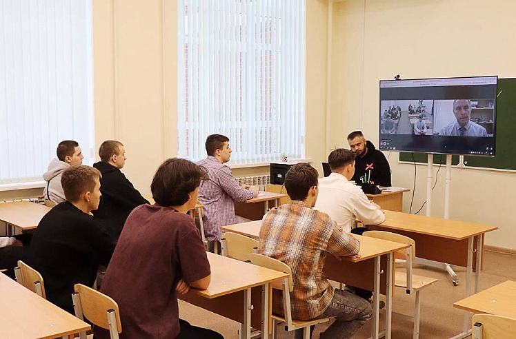 В балаковском филиале Волжского государственного университета водного транспорта начались занятия