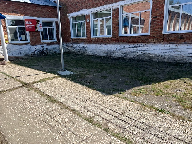 Панков: "По проекту Володина отремонтируют территории школ и детсадов в опорных селах Озинского района"