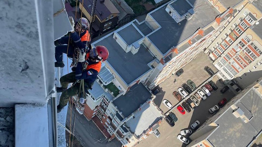 В Саратове и Энгельсе начали восстанавливать дома, пострадавшие от атаки беспилотников