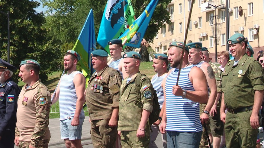 В Саратове отметили День войск "дяди Васи"