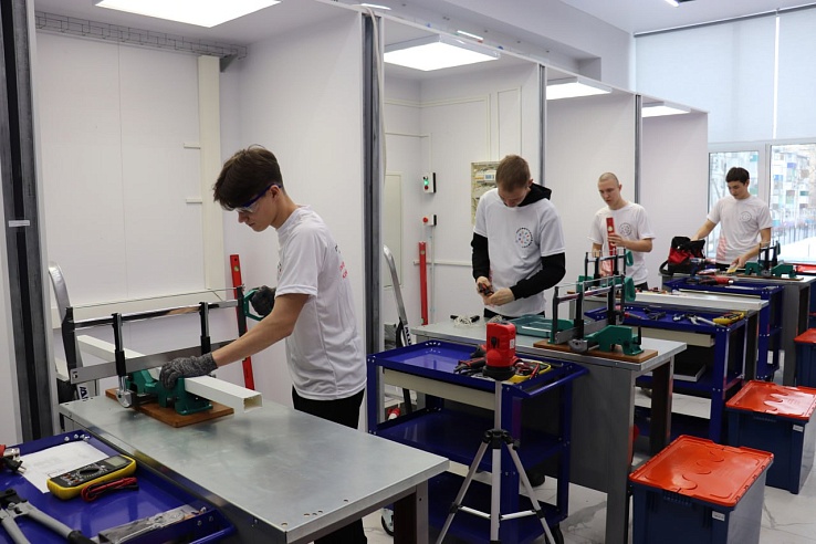 Балаковские студенты учатся программировать датчики и управлять энергосистемами