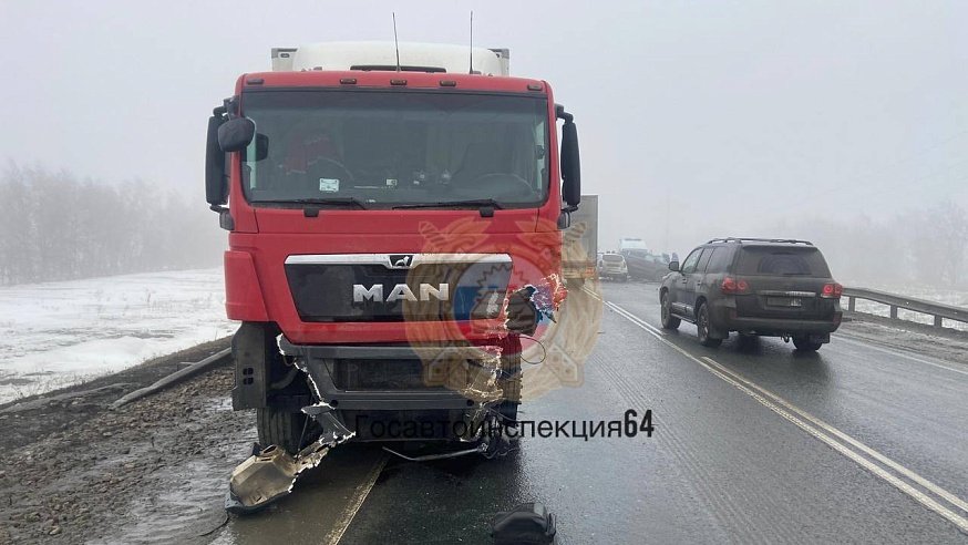 В тройном ДТП под Саратовом погиб водитель иномарки