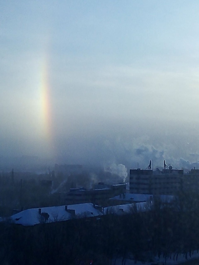 Из-за морозов над Саратовской областью появилось гало с радужными пятнами