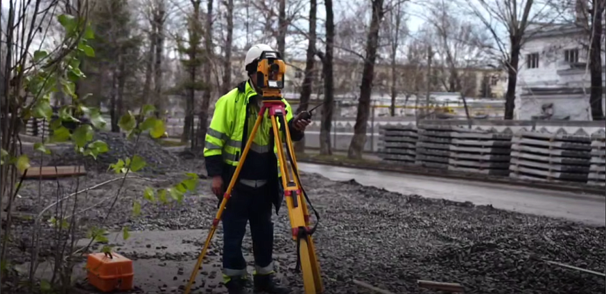 Количество задействованных на реконструкции путей трамвая № 3 увеличили до 317 рабочих