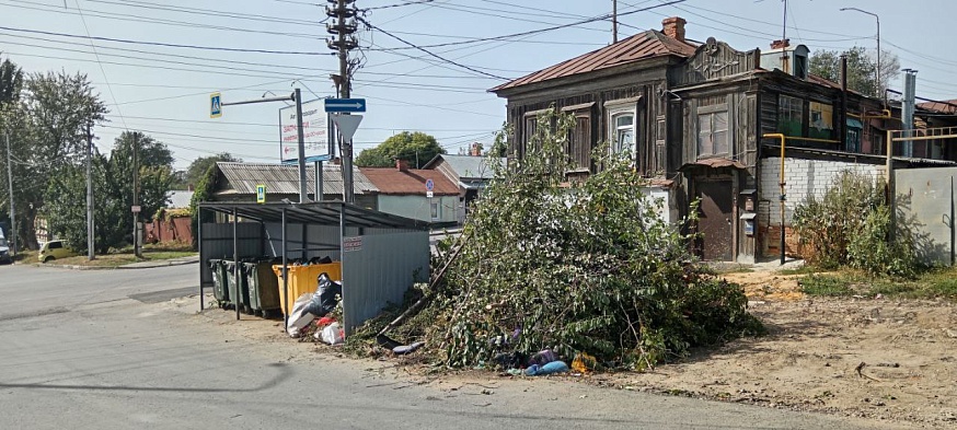 Волжский район Саратова погряз в мусоре