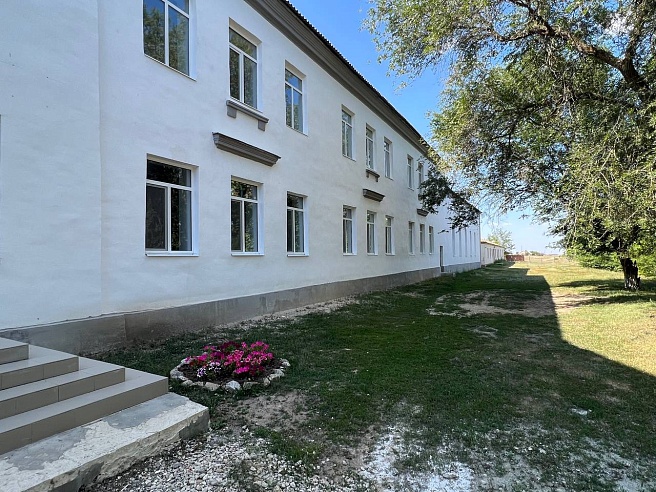 Панков: "По проекту Володина отремонтируют территории школ и детсадов в опорных селах Озинского района"