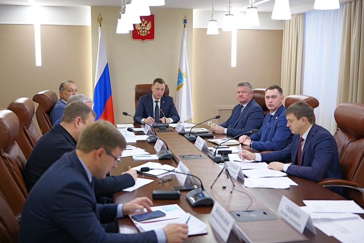 Бусаргин: шторм повалил в Саратове 132 дерева, повреждены крыши, газовые трубы и ЛЭП