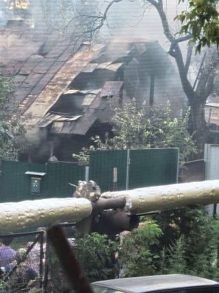 В Саратове произошел пожар на станции техобслуживания