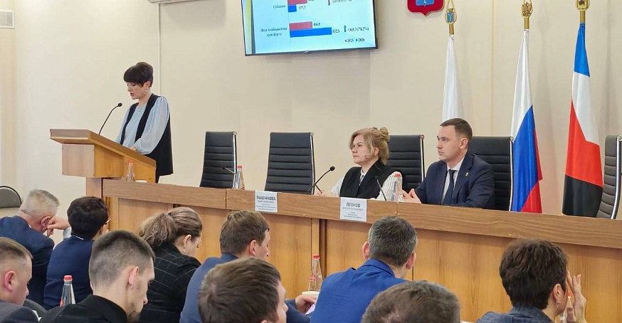 В Энгельсском районе приняли бюджет на 2026 год