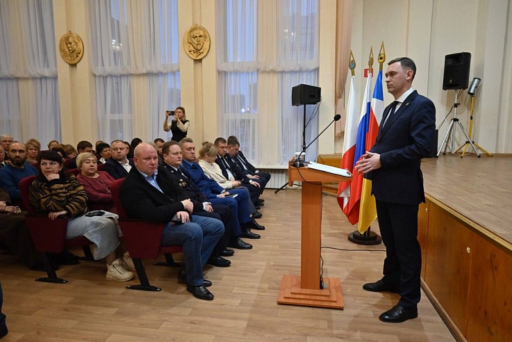 Глава Энгельсского района отчитался перед жителями