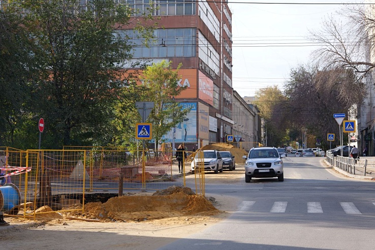 Бусаргин проконтролировал ход реконструкции сложных участков водоканала в Саратове