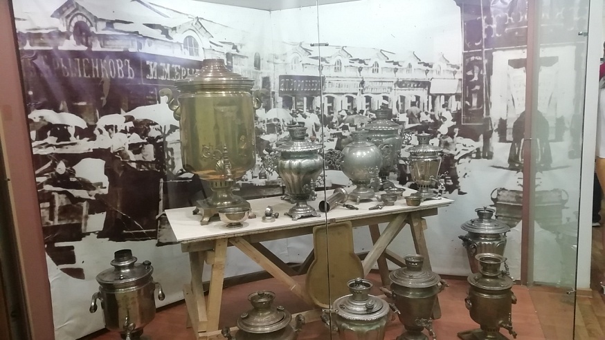 В областном музее краеведения устроили масштабное чаепитие
