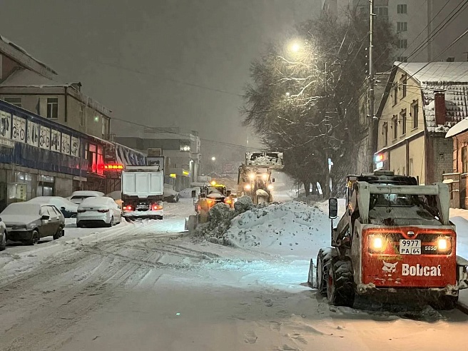 Саратовцев призывают по возможности отказаться от поездок  