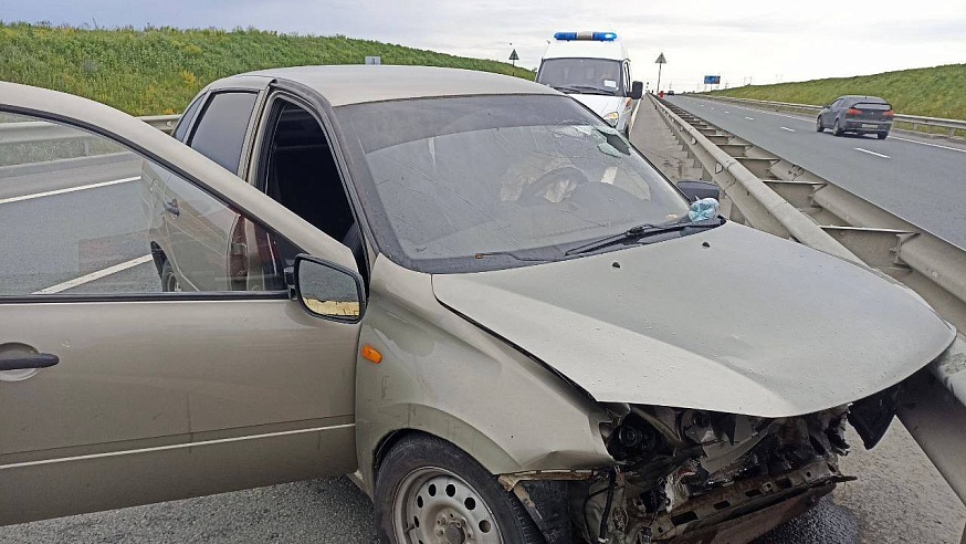 В Гагаринском районе водитель "Гранты" пострадал в столкновении с фурой