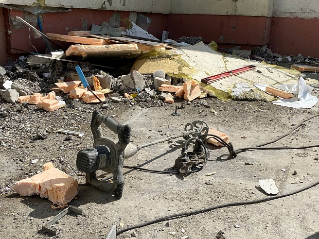 На Блинова идет укрепление дома №4 после взрыва газовоздушной смеси в доме №2