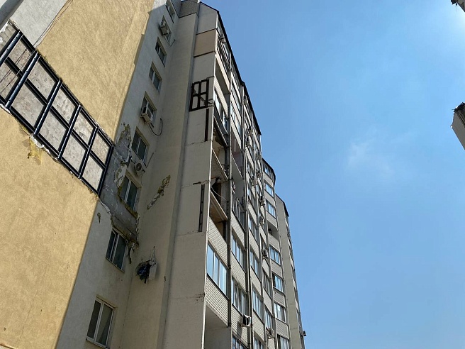 На Блинова идет укрепление дома №4 после взрыва газовоздушной смеси в доме №2