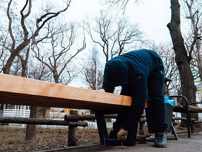 В Горпарке Саратова установят 120 лавочек