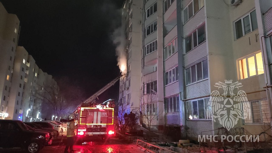 В Саратове в результате пожара на балконе пострадали двое мужчин